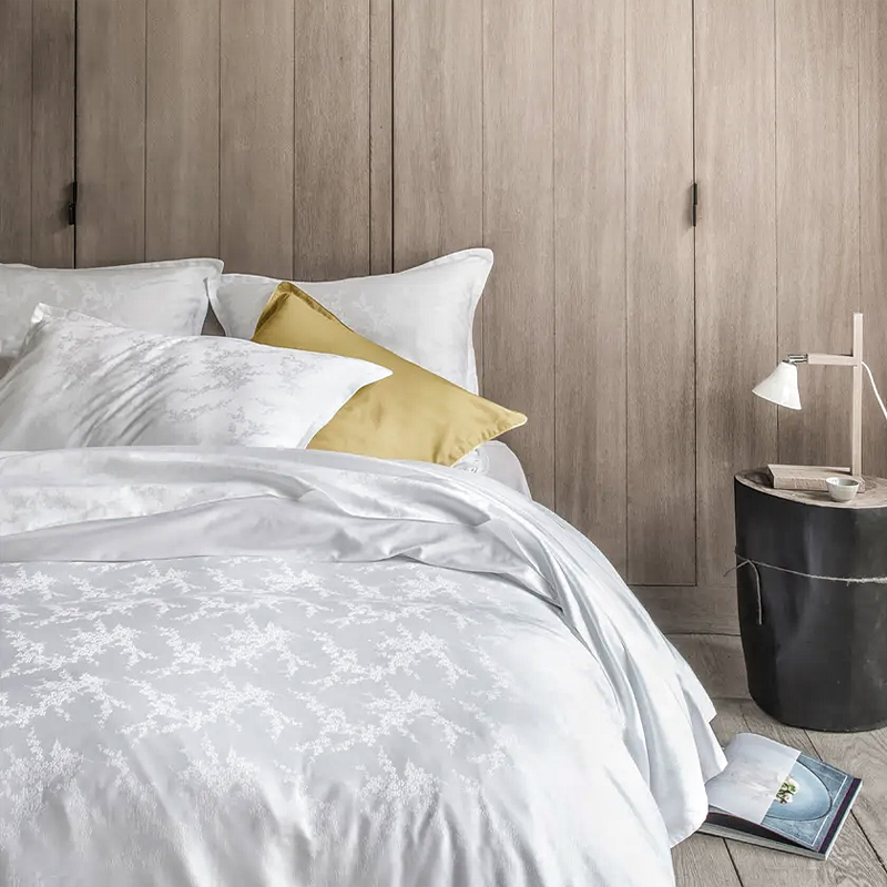 Pure Cotton 330TC Sateen Jacquard Hotel Quilt Cover and Sheets Set